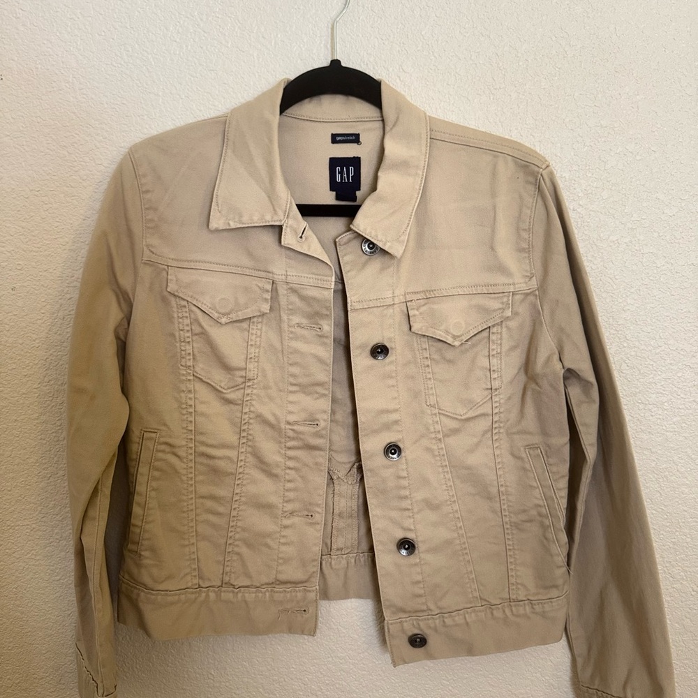 GAP Tan Lightweight Shirt Jacket Versatile Style